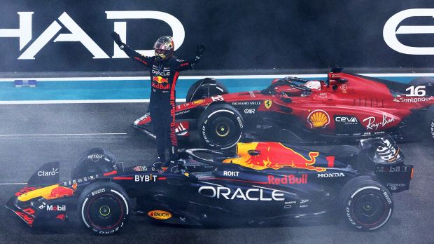 Verstappen ganó en Abu Dhabi y sigue rompiendo récords